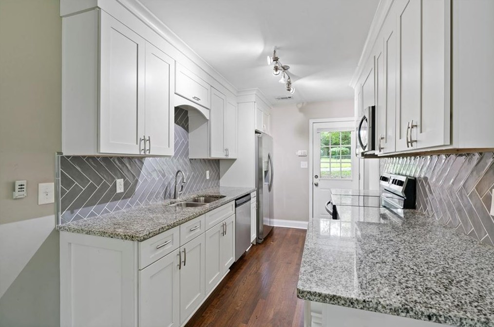 1300 Peachcrest Rd, Decatur GA  30032-2517 exterior