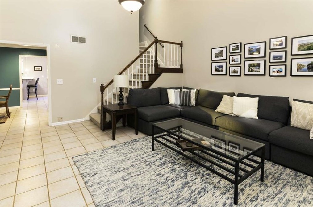 1600 Defoors Walk, Atlanta GA  30318-3012 exterior