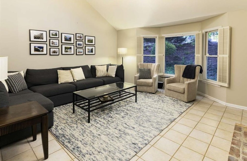 1600 Defoors Walk, Atlanta GA  30318-3012 exterior