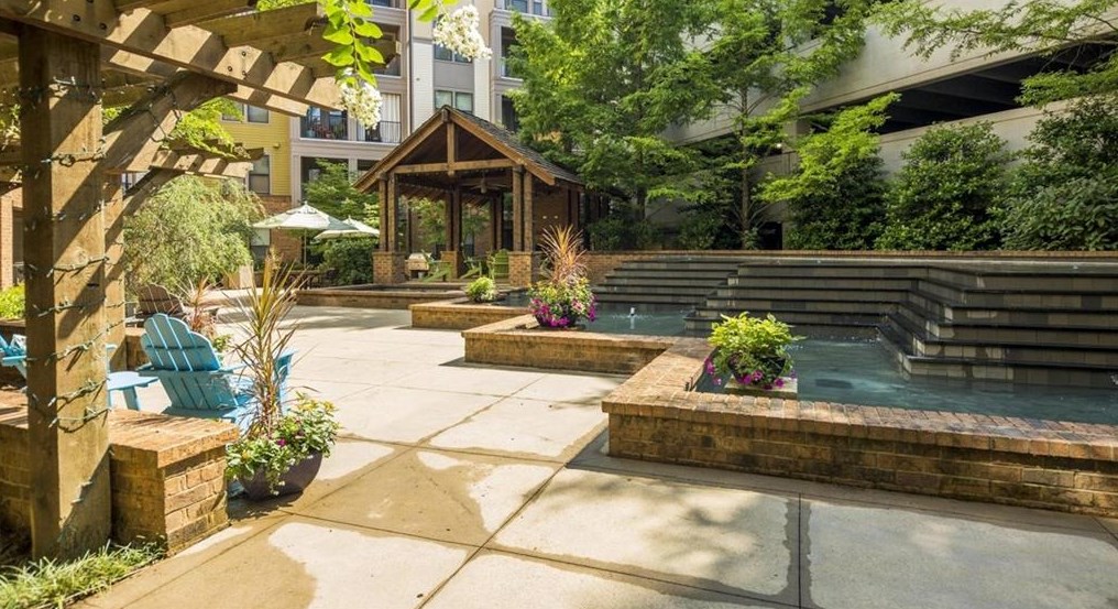 880 Glenwood Ave, Atlanta GA  30316-1825 exterior
