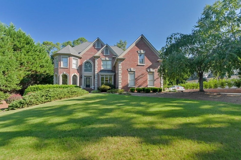3030 Sugarloaf Club Dr, Duluth GA  30097-3701 exterior