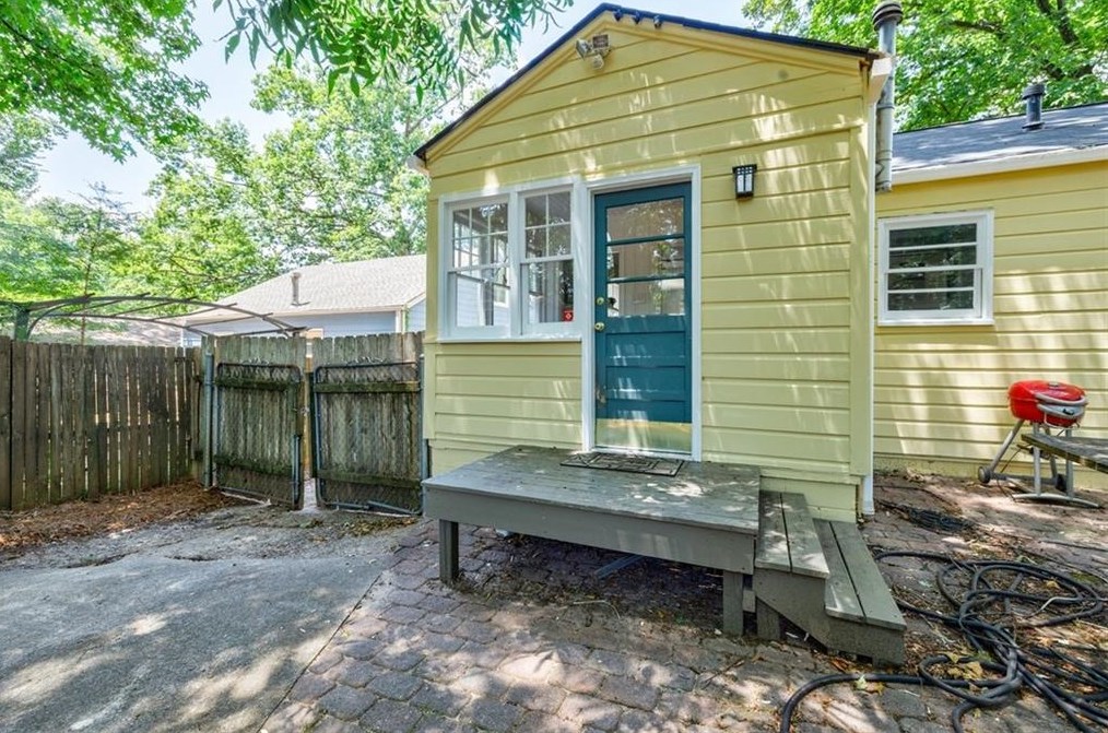 1258 Woodland Ave, Atlanta GA  30324-4517 exterior