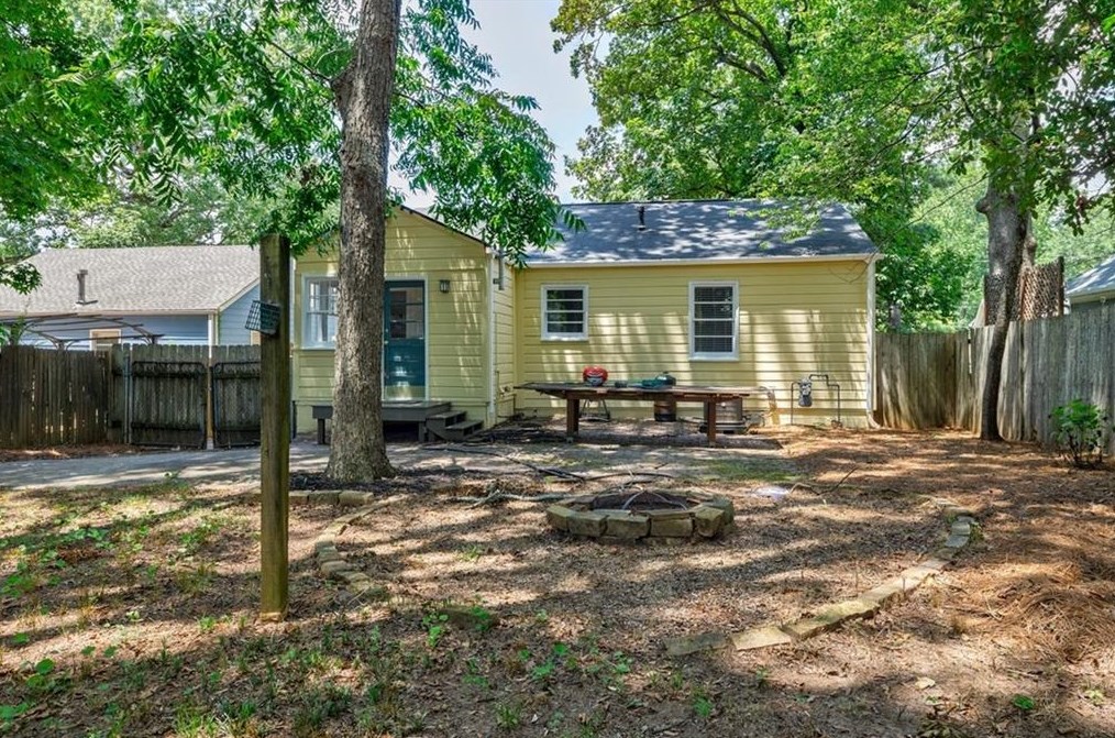 1258 Woodland Ave, Atlanta GA  30324-4517 exterior