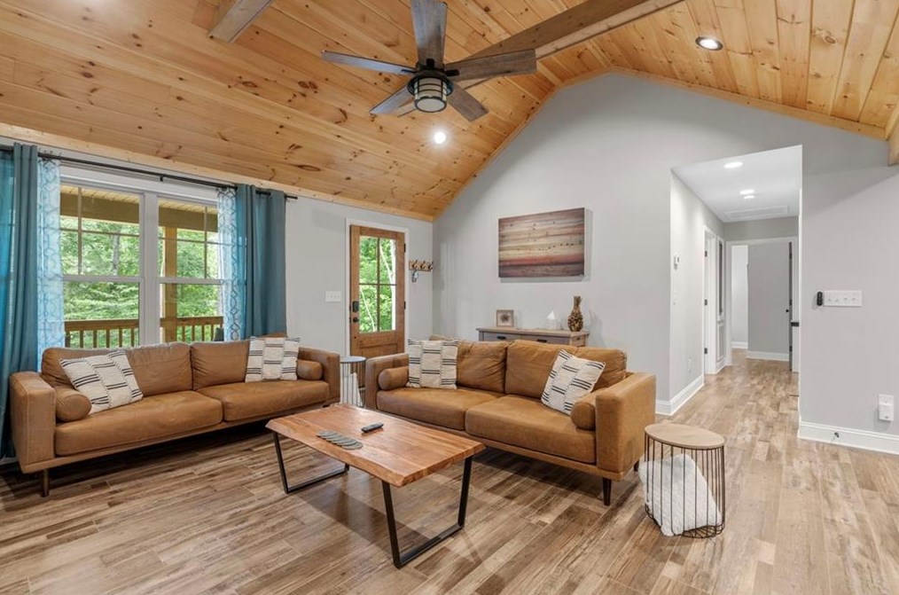 113 Matrix Ln, Ellijay GA  30540-8811 exterior