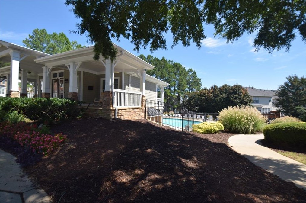3681 Chattahoochee Summit Dr, Atlanta GA  30339-3289 exterior