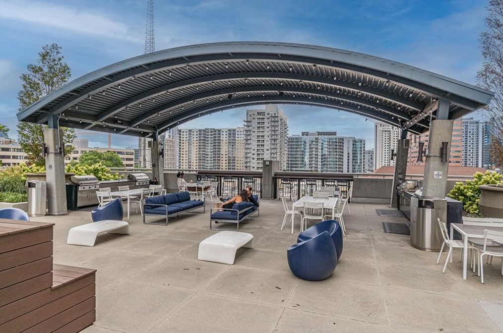 923 Peachtree St, Atlanta GA  30309-4458 exterior