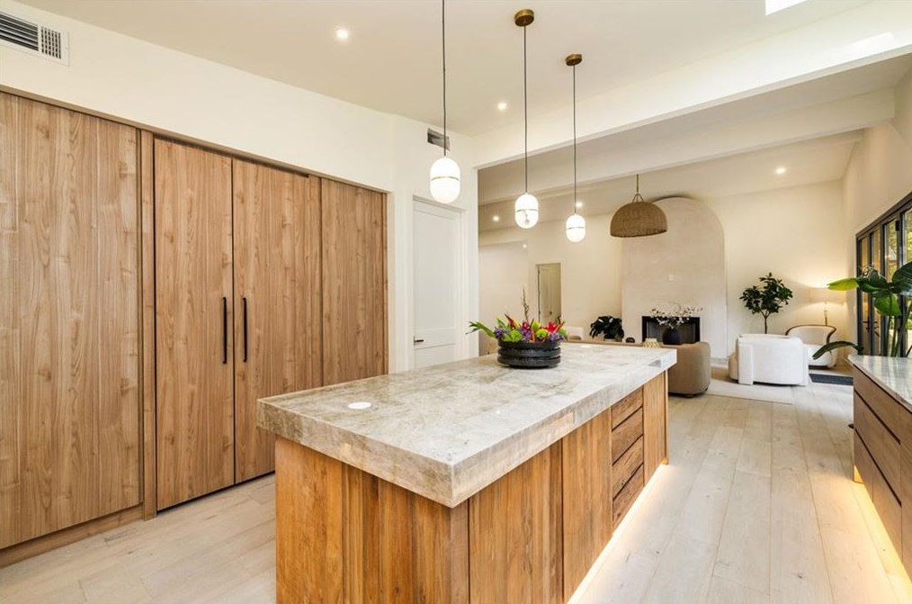 1807 Coventry Rd, Decatur GA  30030-1013 exterior