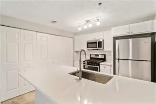 4315 Orchard Park Ct, Stone Mountain, GA 30083 - Photo 3