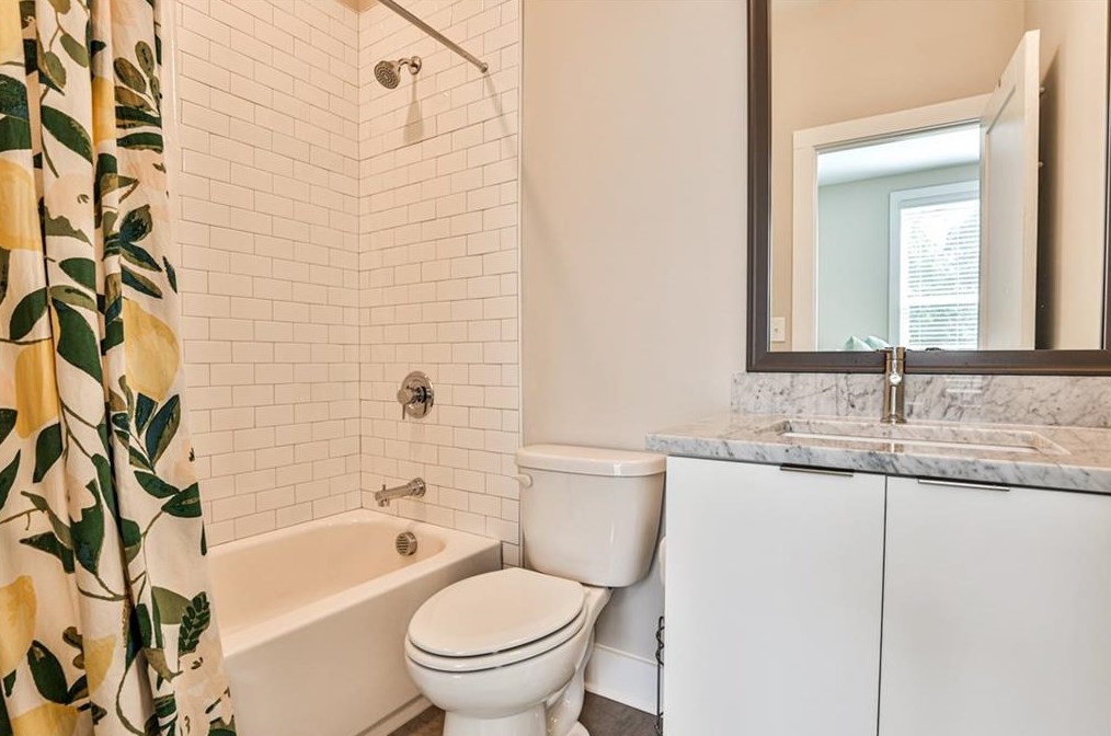 66 Rogers St, Atlanta GA 30317-1018 exterior