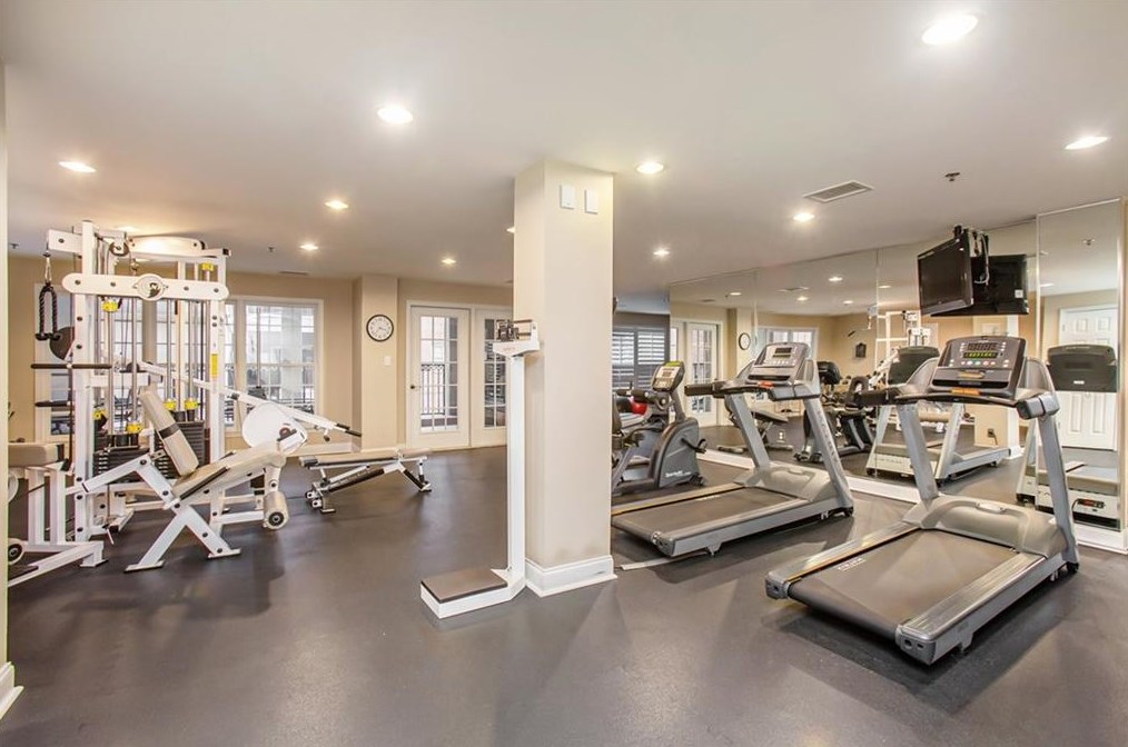 50 Biscayne Dr, Atlanta GA  30309-1078 exterior