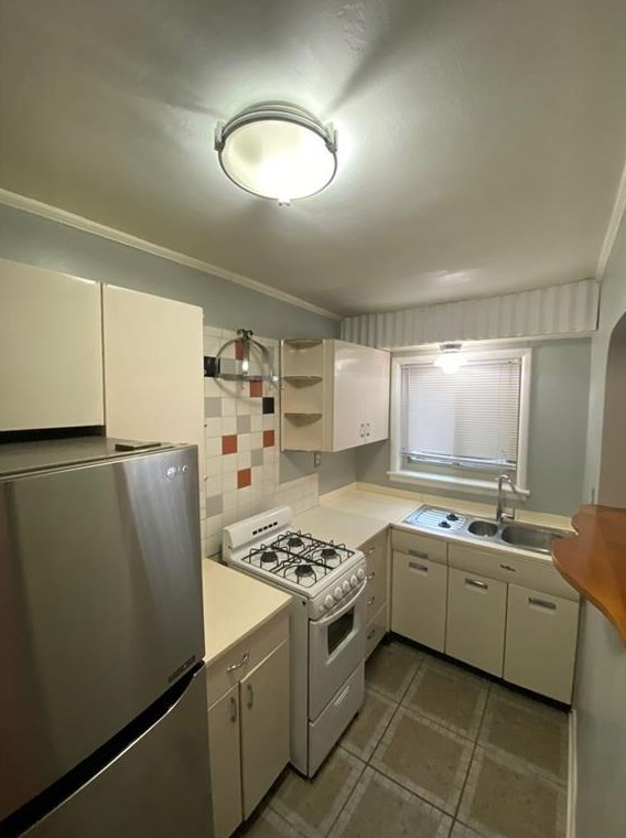 1978 Wellbourne Dr, Atlanta GA  30324-4903 exterior
