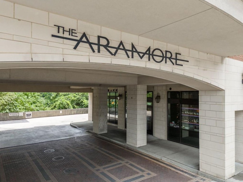 2277 Peachtree Rd, Atlanta GA  30309-1168 exterior