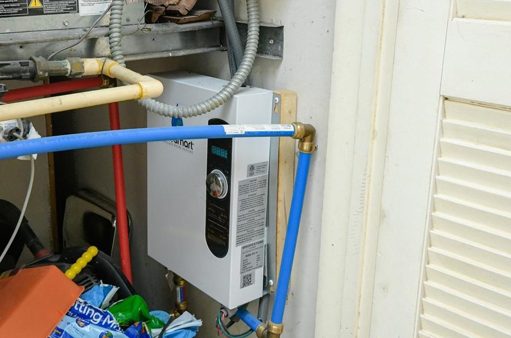 20 Marietta St, Atlanta GA  30303-2832 exterior