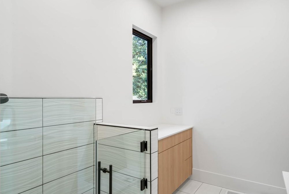 4645 Lake Forrest Dr, Atlanta GA  30342-2537 exterior