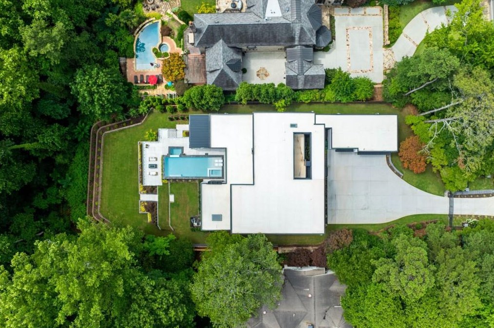 4645 Lake Forrest Dr, Atlanta GA  30342-2537 exterior