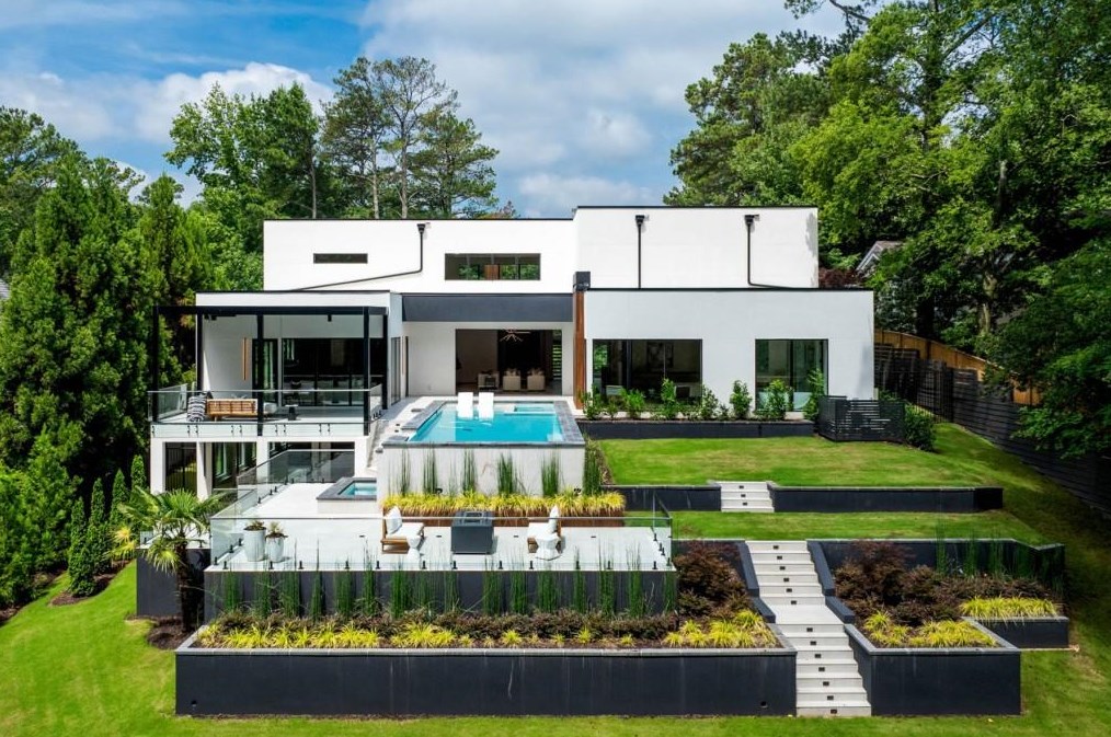 4645 Lake Forrest Dr, Atlanta GA  30342-2537 exterior