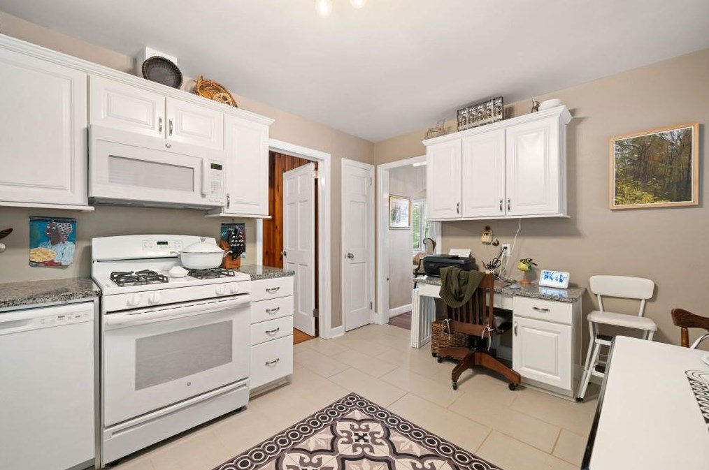 3210 Druid Hills Rd, Decatur GA  30033-2740 exterior