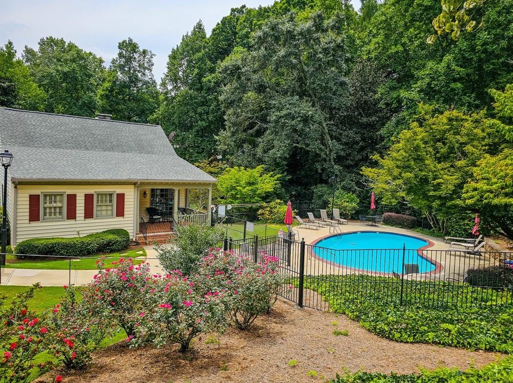 1843 Bedfordshire Dr, Decatur GA  30033-1455 exterior