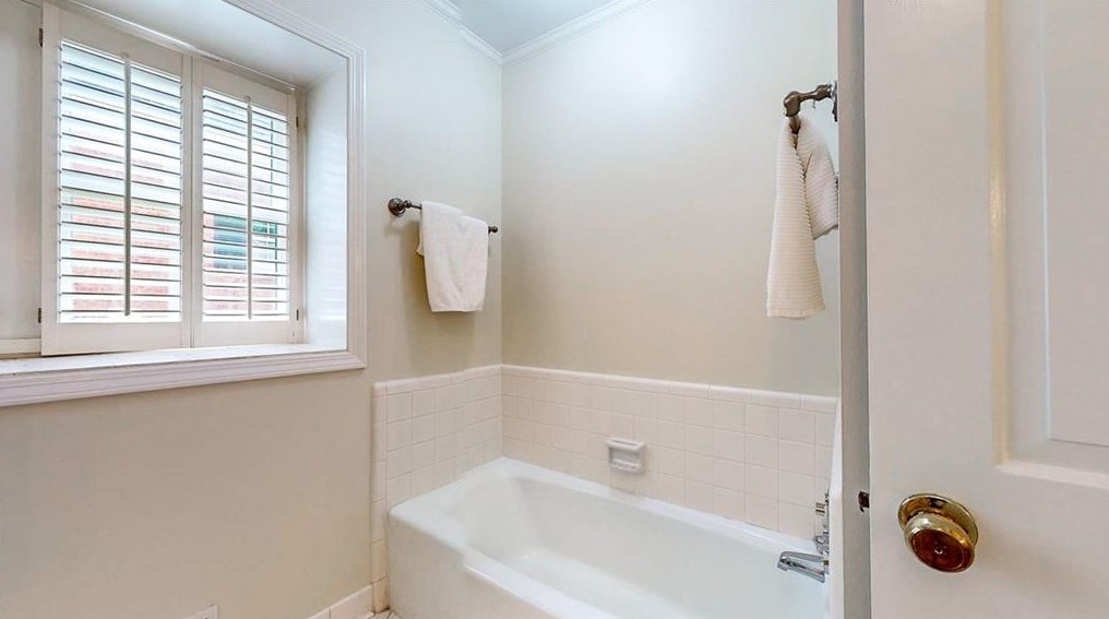 1843 Bedfordshire Dr, Decatur GA  30033-1455 exterior