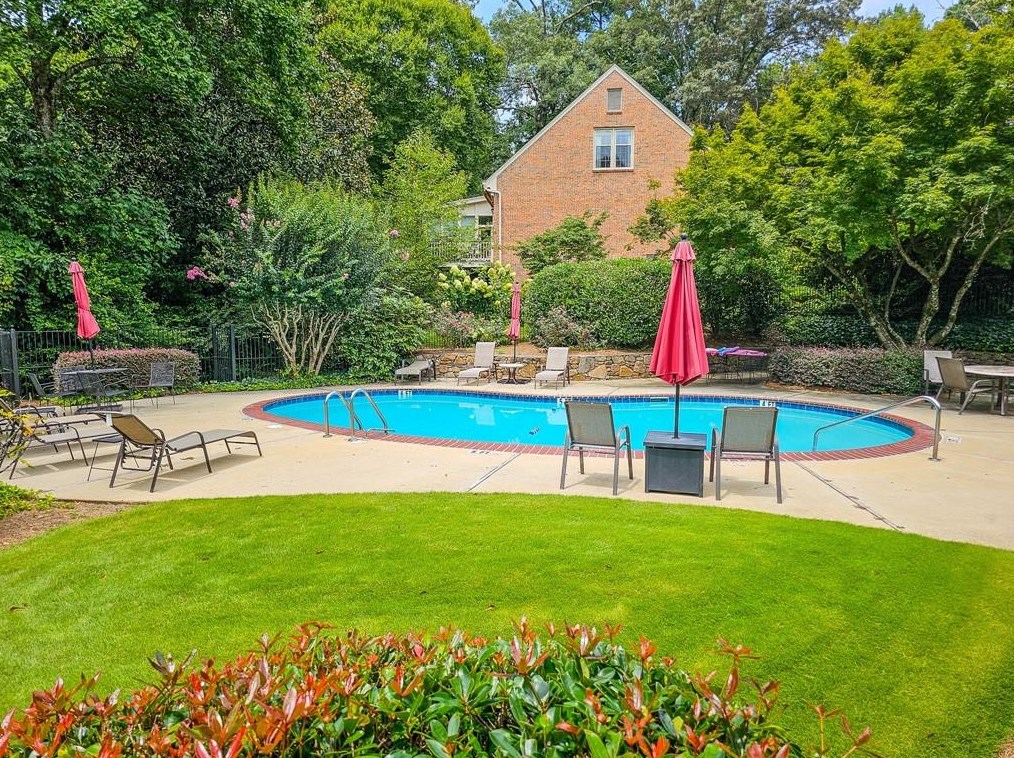 1843 Bedfordshire Dr, Decatur GA  30033-1455 exterior