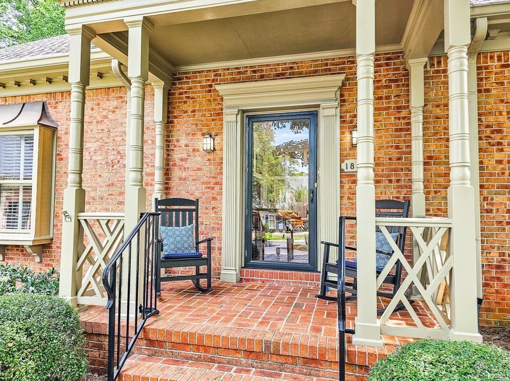 1843 Bedfordshire Dr, Decatur GA  30033-1455 exterior