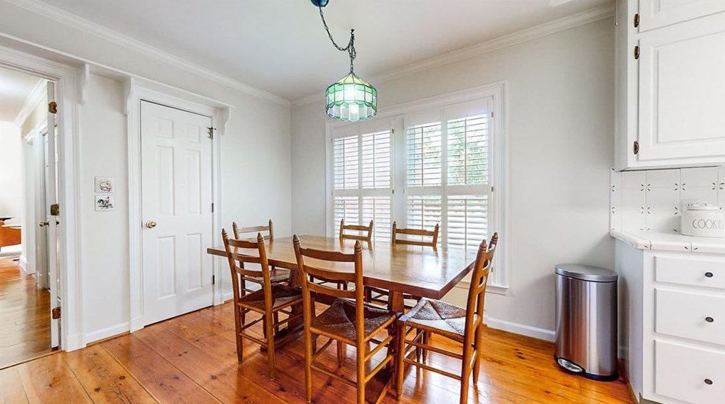 1843 Bedfordshire Dr, Decatur GA  30033-1455 exterior