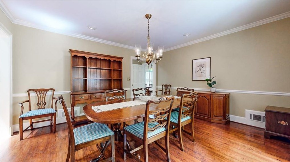 1843 Bedfordshire Dr, Decatur GA  30033-1455 exterior