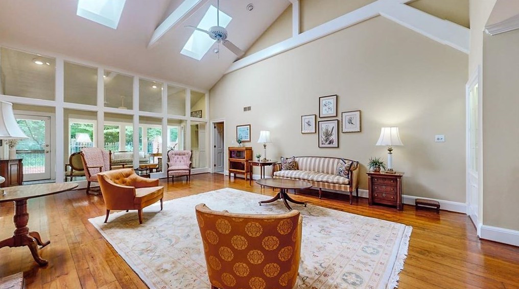 1843 Bedfordshire Dr, Decatur GA  30033-1455 exterior