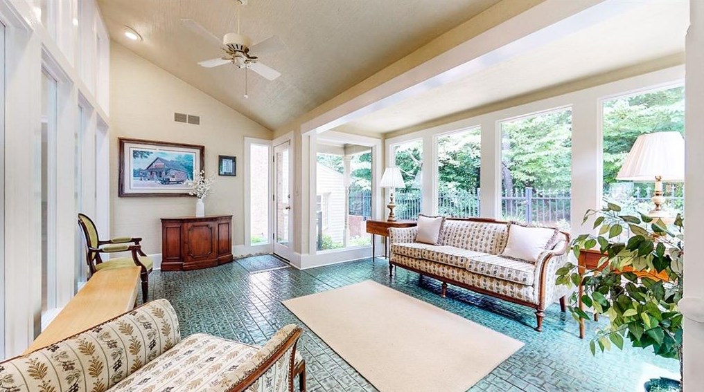 1843 Bedfordshire Dr, Decatur GA  30033-1455 exterior