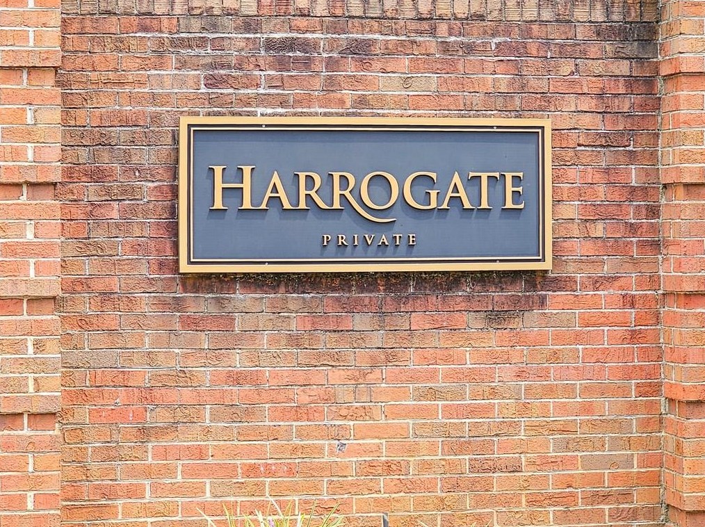 1843 Bedfordshire Dr, Decatur GA  30033-1455 exterior