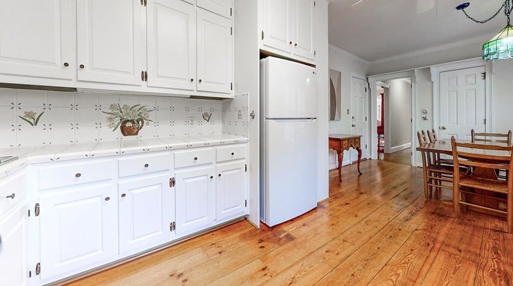 1843 Bedfordshire Dr, Decatur GA  30033-1455 exterior