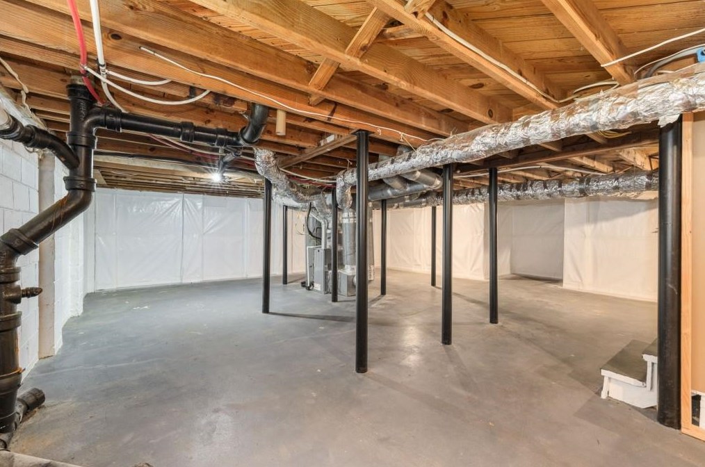 2052 Shamrock Dr, Decatur GA  30032-5953 exterior