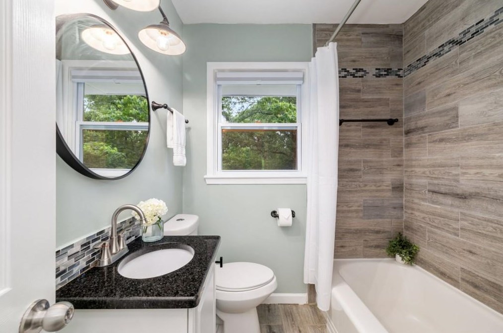 2052 Shamrock Dr, Decatur GA  30032-5953 exterior