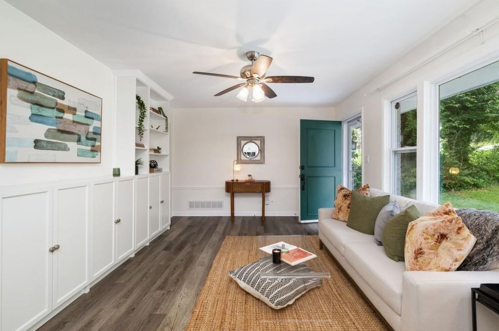 2052 Shamrock Dr, Decatur GA  30032-5953 exterior