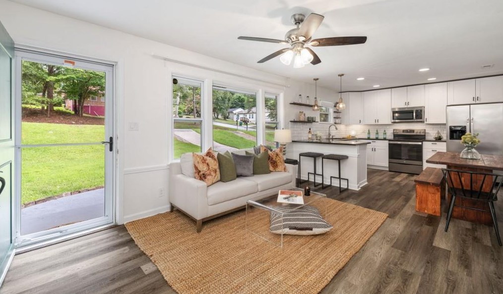 2052 Shamrock Dr, Decatur GA  30032-5953 exterior