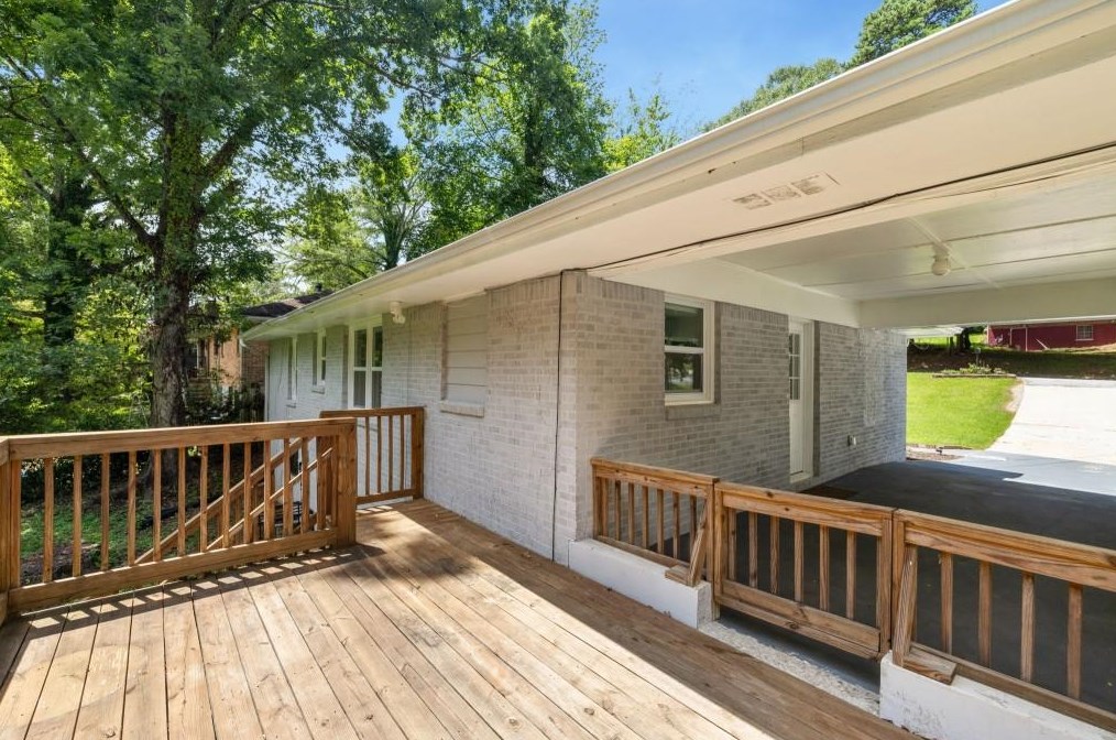 2052 Shamrock Dr, Decatur GA  30032-5953 exterior