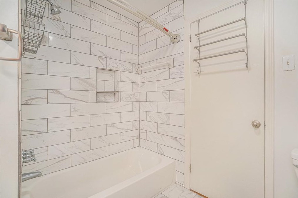 307 Ansley St, Decatur GA  30030-5215 exterior