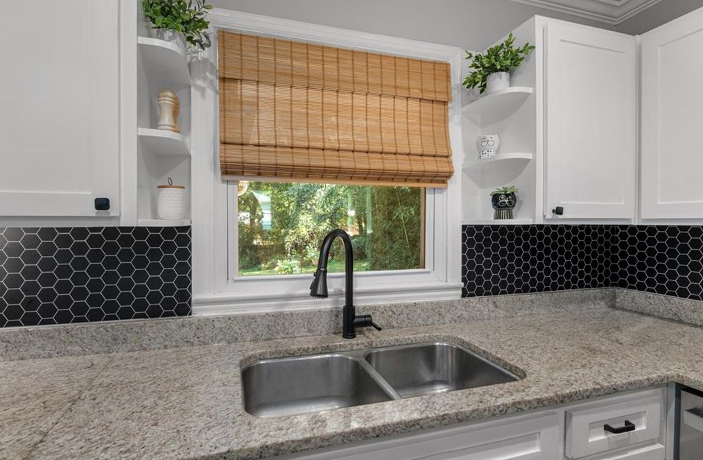 1393 Berkeley Ln, Atlanta GA  30329-3301 exterior