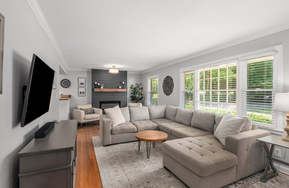 1393 Berkeley Ln, Atlanta GA  30329-3301 exterior