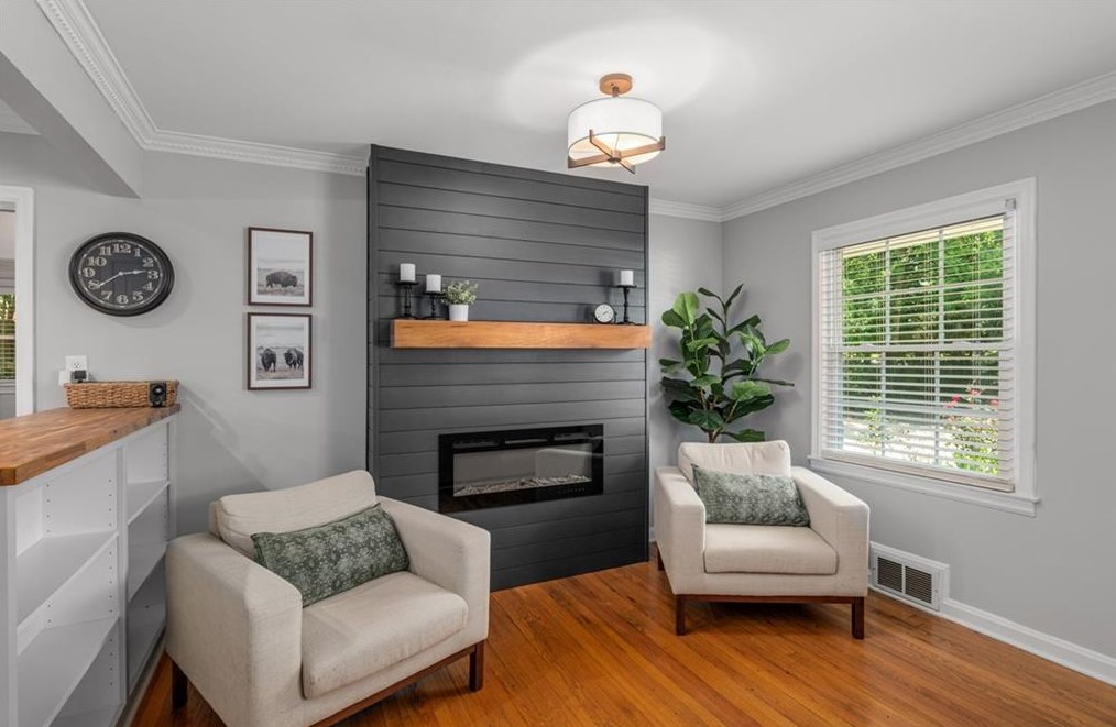 1393 Berkeley Ln, Atlanta GA  30329-3301 exterior