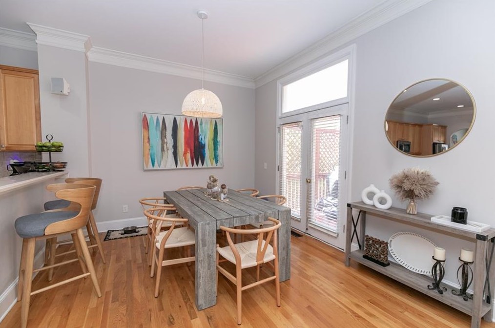 2493 Manor Walk, Decatur GA  30030-1654 exterior