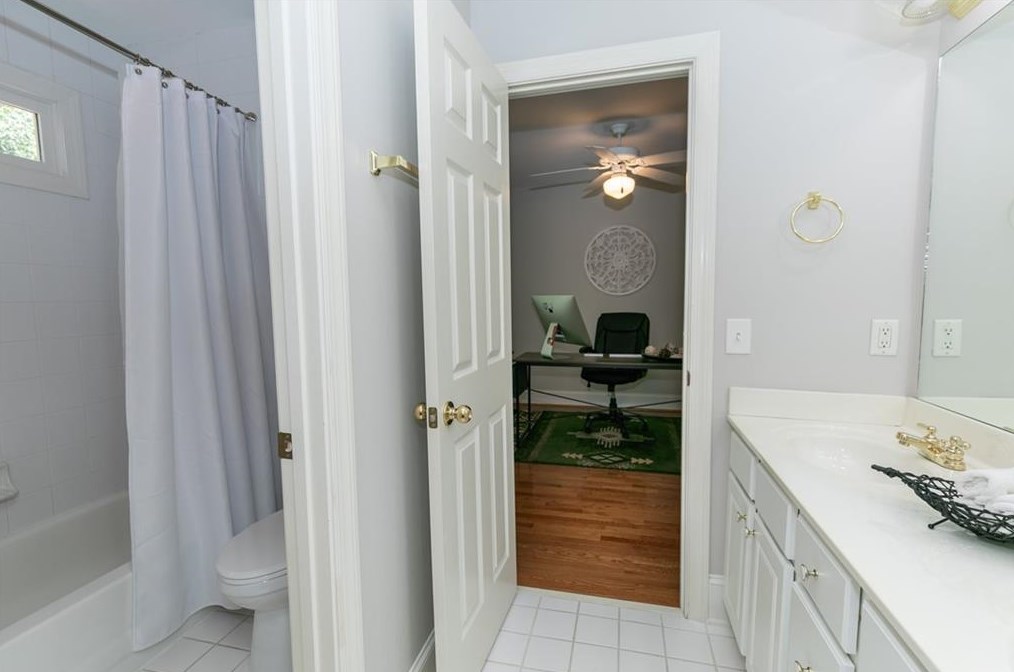 2493 Manor Walk, Decatur GA  30030-1654 exterior