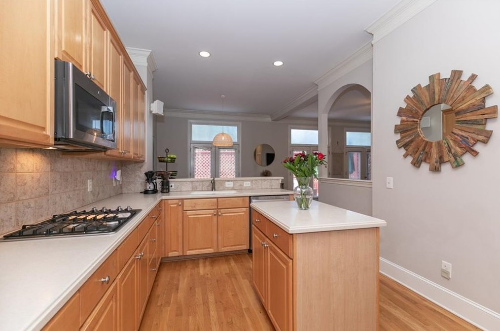 2493 Manor Walk, Decatur GA  30030-1654 exterior