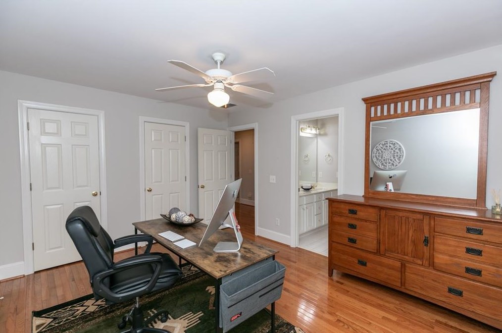 2493 Manor Walk, Decatur GA  30030-1654 exterior