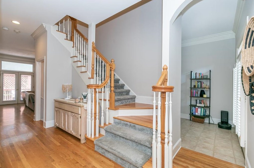 2493 Manor Walk, Decatur GA  30030-1654 exterior