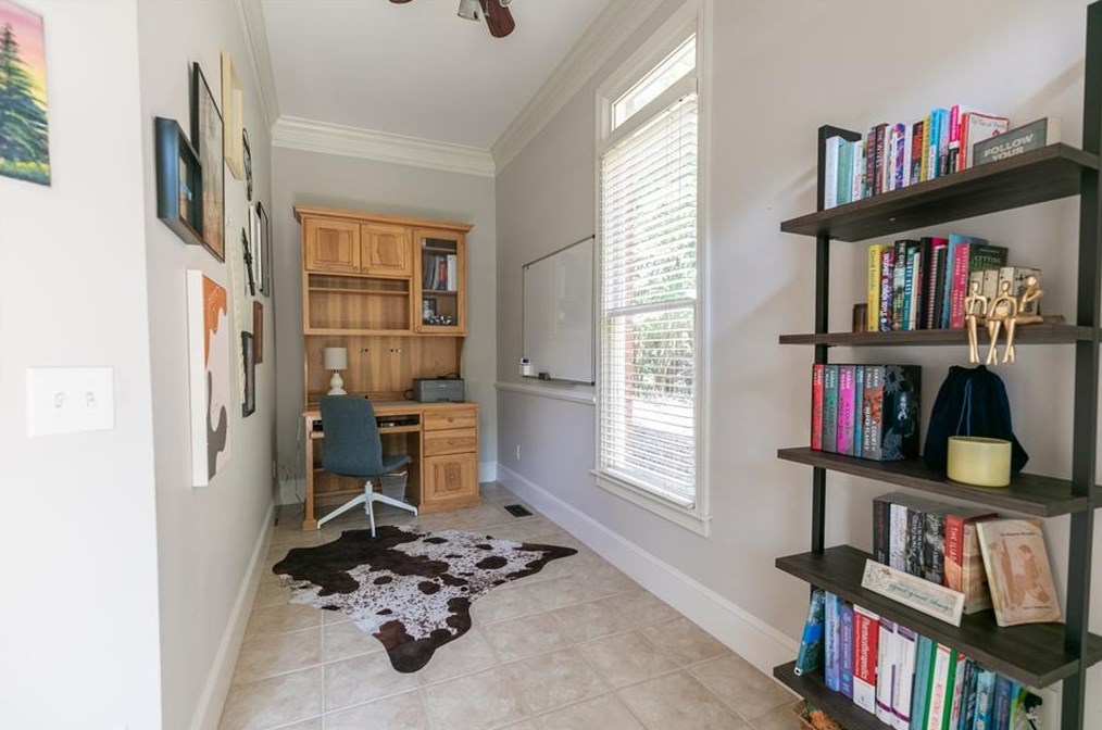 2493 Manor Walk, Decatur GA  30030-1654 exterior