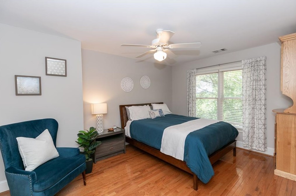 2493 Manor Walk, Decatur GA  30030-1654 exterior