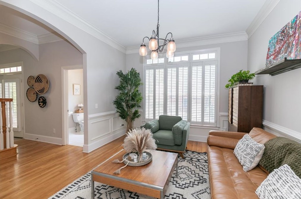 2493 Manor Walk, Decatur GA  30030-1654 exterior