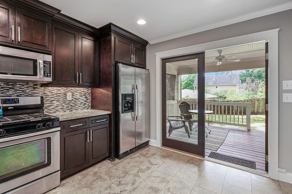 1727 Flat Shoals Rd, Atlanta GA  30349-6173 exterior