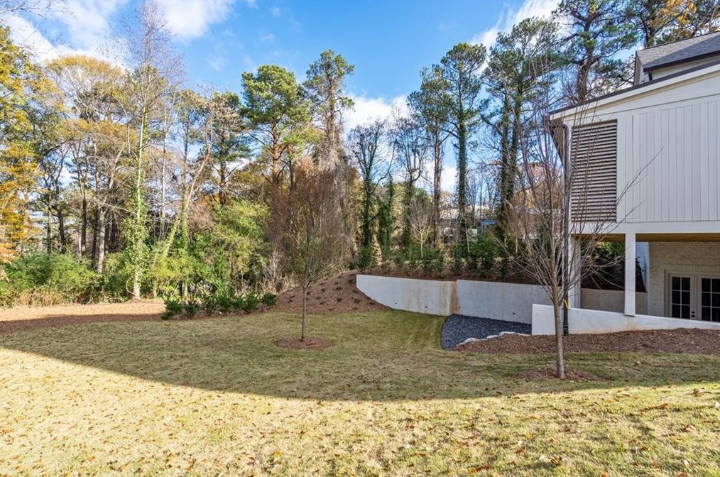 679 Moores Mill Rd, Atlanta GA  30327-0015 exterior